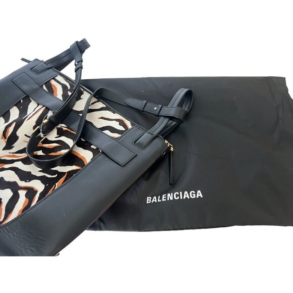 BALENCIAGA Limited Bergdorf Goodman 111th Aniv Zebra CalfHair Kendall Bucket Bag - Picture 5 of 16